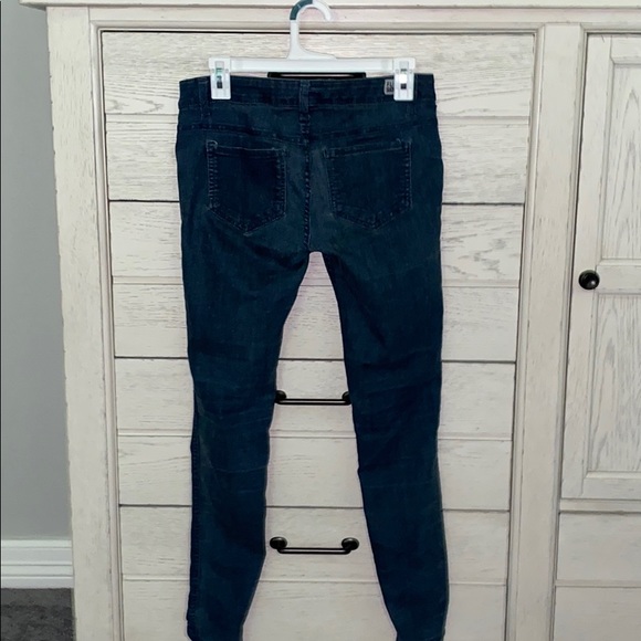 Flip Side Jeans - Picture 5 of 6